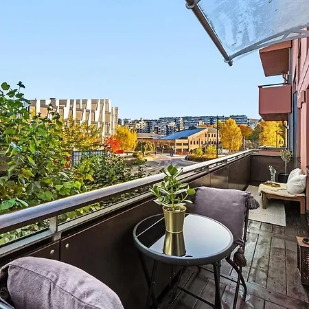3 Bedrooms - 2 Balconies - Modern - Family Friendly Apartamento